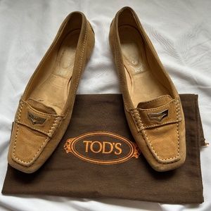 Tod's Beige Suede Loafer